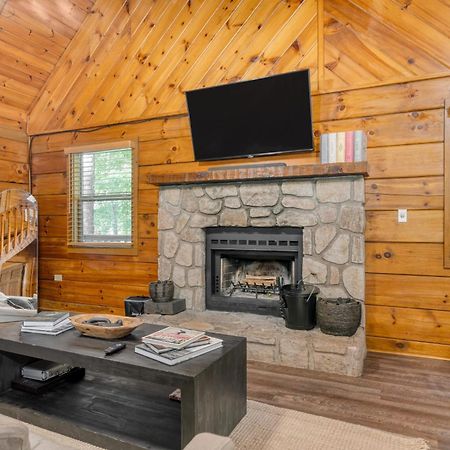 Dudley IV By Avantstay Cosy Cabin W Hot Tub Sweeping Views Pigeon Forge Bagian luar foto